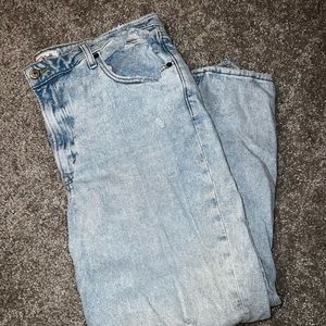 Abercrombie & Fitch High Rise Curve Love Mom jeans